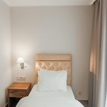 Amza Park Hotel Gagra Exterior foto
