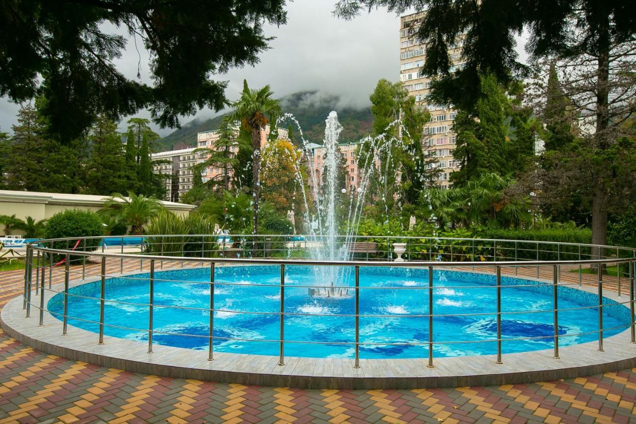 Amza Park Hotel Gagra Exterior foto